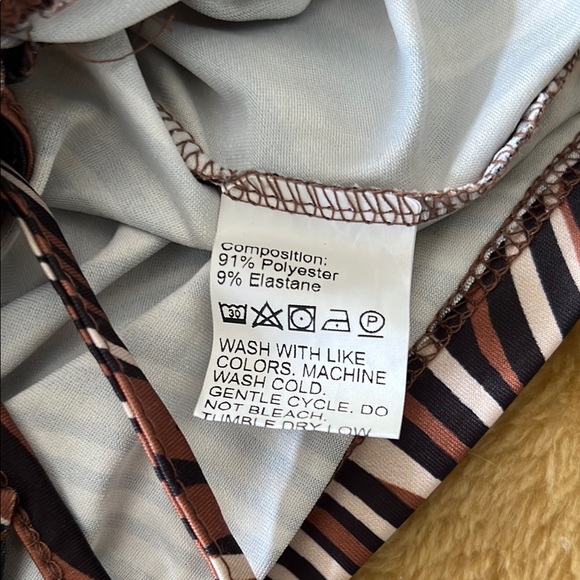 SHEIN | Women’s Size XXS Petite Stylish Halter Neck Top - Multicolor - Picture 3 of 4